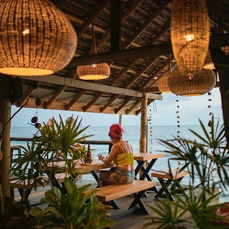 Backpack Beach Hostel & Reggae Bar Boossa Bagian luar foto