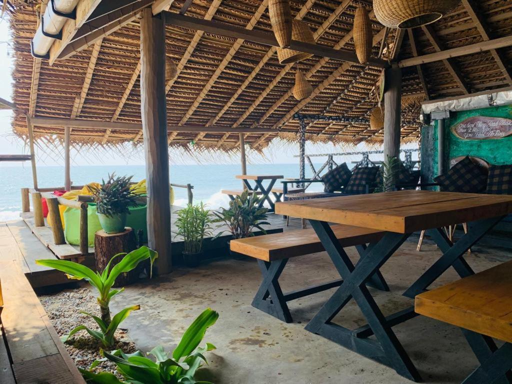 Backpack Beach Hostel & Reggae Bar Boossa Bagian luar foto
