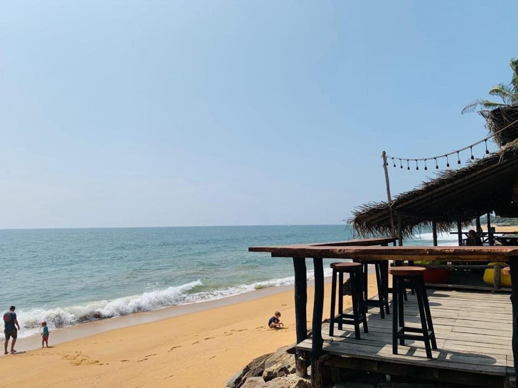 Backpack Beach Hostel & Reggae Bar Boossa Bagian luar foto