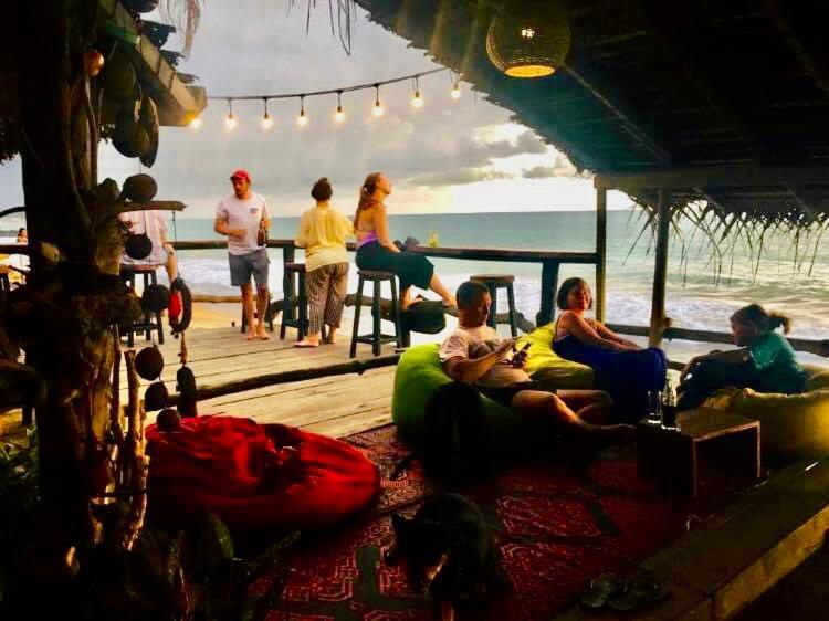Backpack Beach Hostel & Reggae Bar Boossa Bagian luar foto