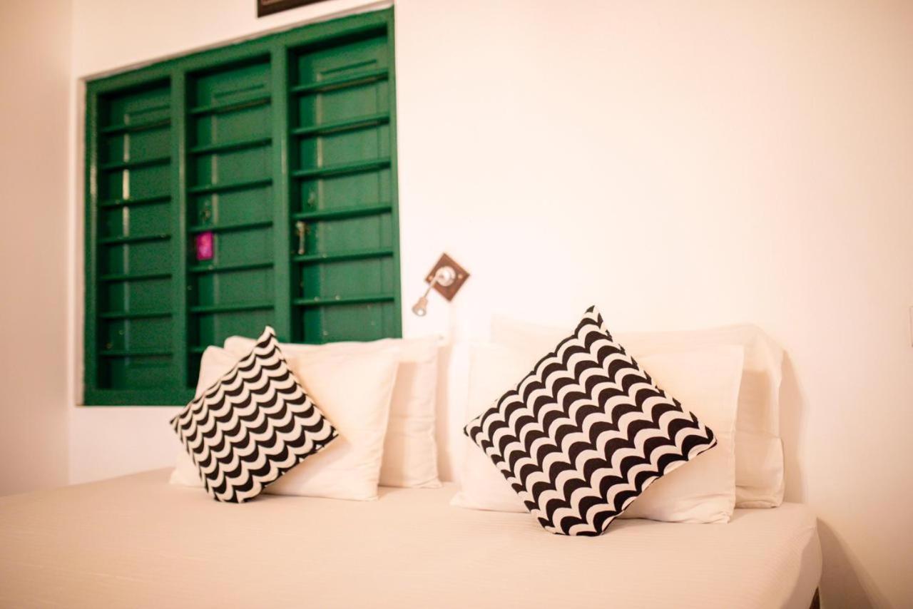 Backpack Beach Hostel & Reggae Bar Boossa Bagian luar foto