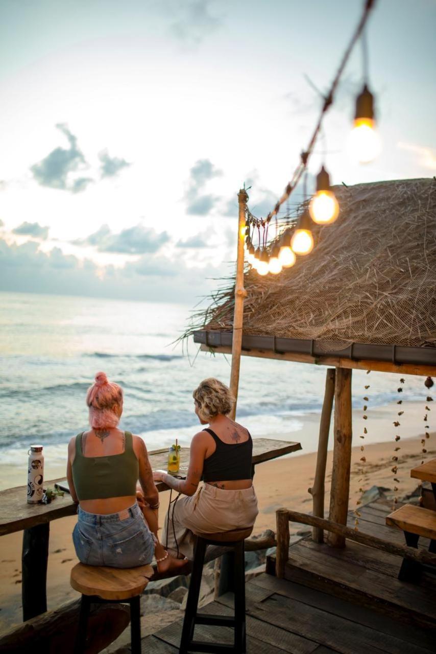 Backpack Beach Hostel & Reggae Bar Boossa Bagian luar foto