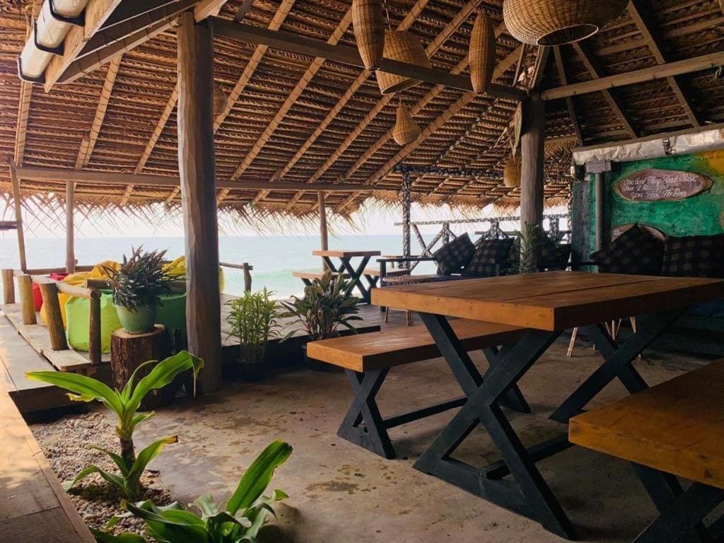 Backpack Beach Hostel & Reggae Bar Boossa Bagian luar foto
