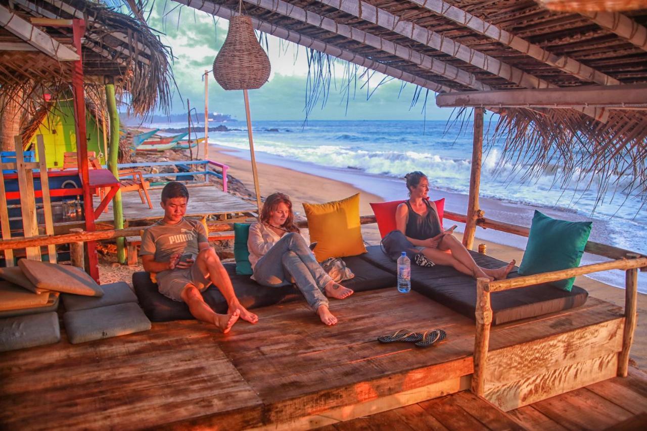 Backpack Beach Hostel & Reggae Bar Boossa Bagian luar foto